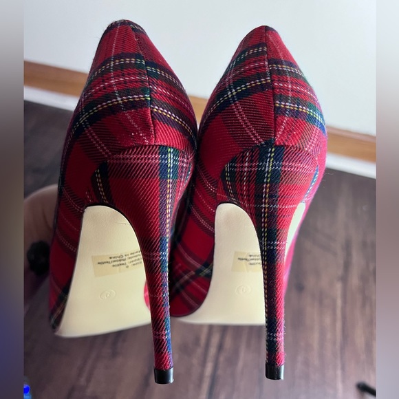 NWOT Liv Tartan plaid bow heel from New York and Co. - Picture 2 of 3